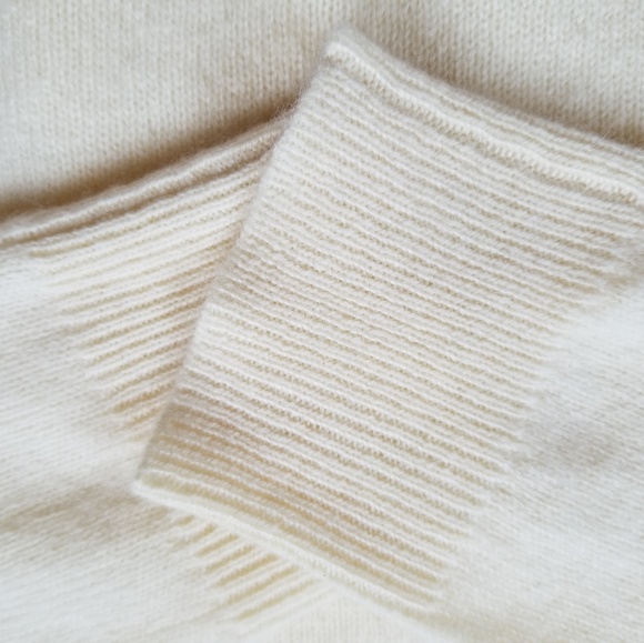 Lord & Taylor Cashmere Sweater - Picture 5 of 9